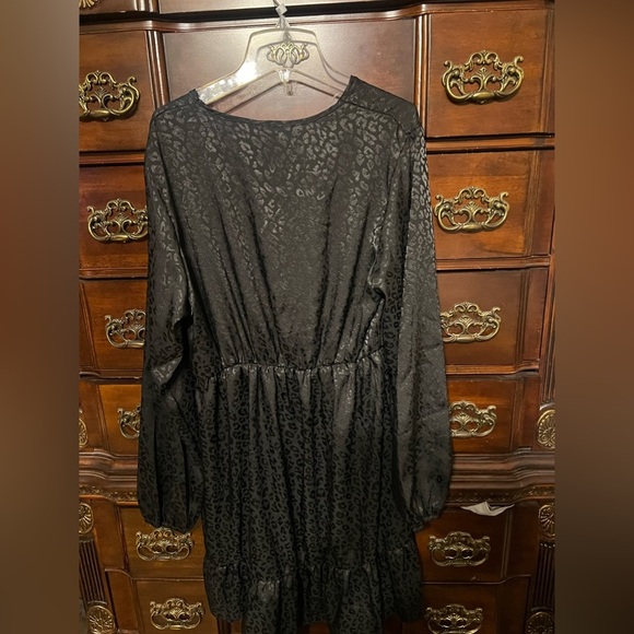 Black leopard print dress - Picture 2 of 3